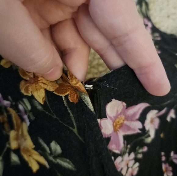 American Eagle Outfitters Black Floral Jumpsuit Women's Size Small S Open Back - Picture 8 of 14